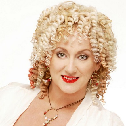 karin bloemen portret kapsel krulletjes