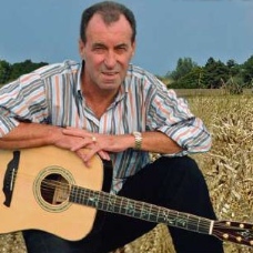 piet brakman met gitaar portret